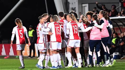 ajax vrouwen live op tv